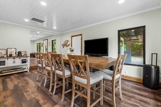 Photo - 7643 Mill Rd