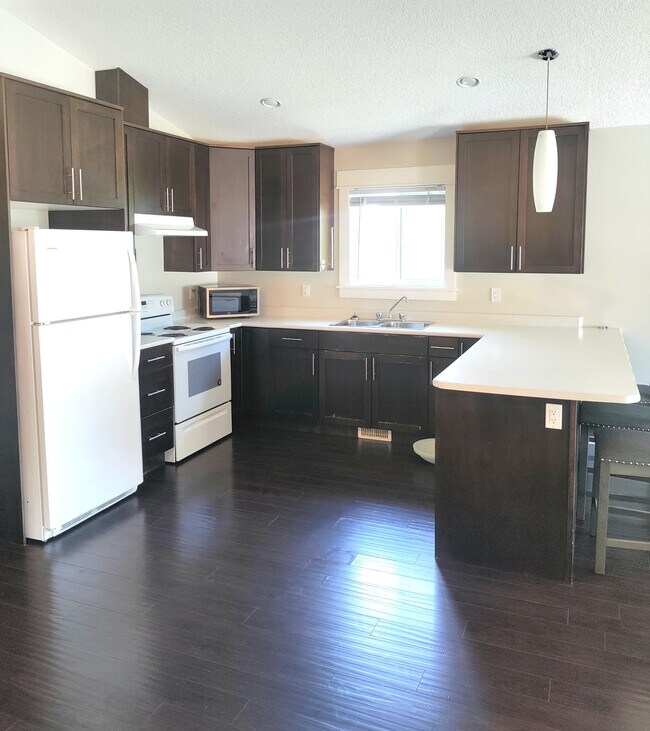 9113-A-9101 101 Ave