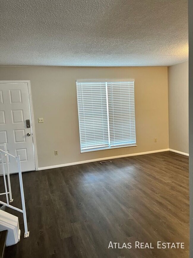 Photo - 11194 Forest Ave