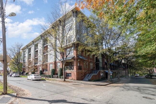 Photo - 1101 W 1st St