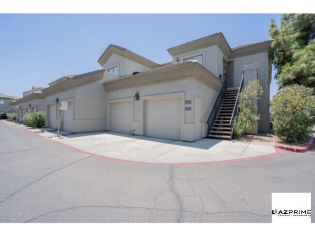 Building Photo - In The heart of Phoenix's exclusive Biltmo... Rental