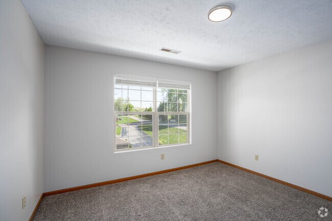 2BR, 2BA - 1,100SF - Bedroom