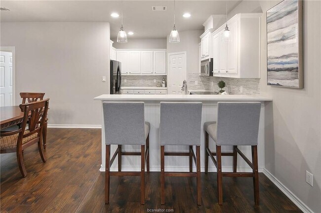 Photo - 200 Karten Ln