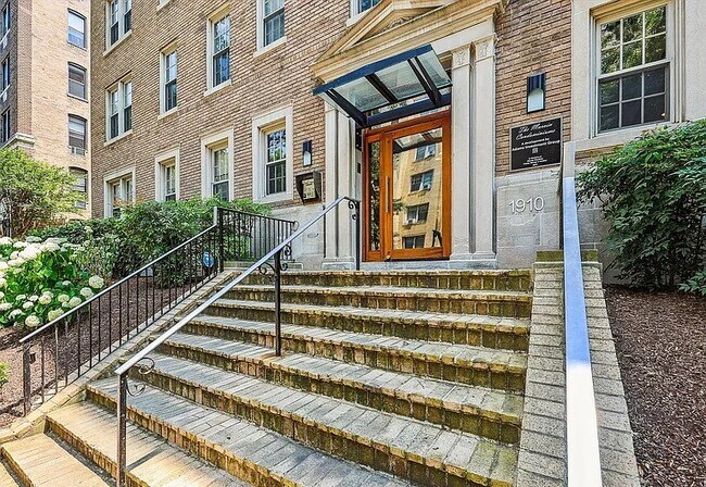 Photo - 1910 Kalorama Rd NW Unit 1