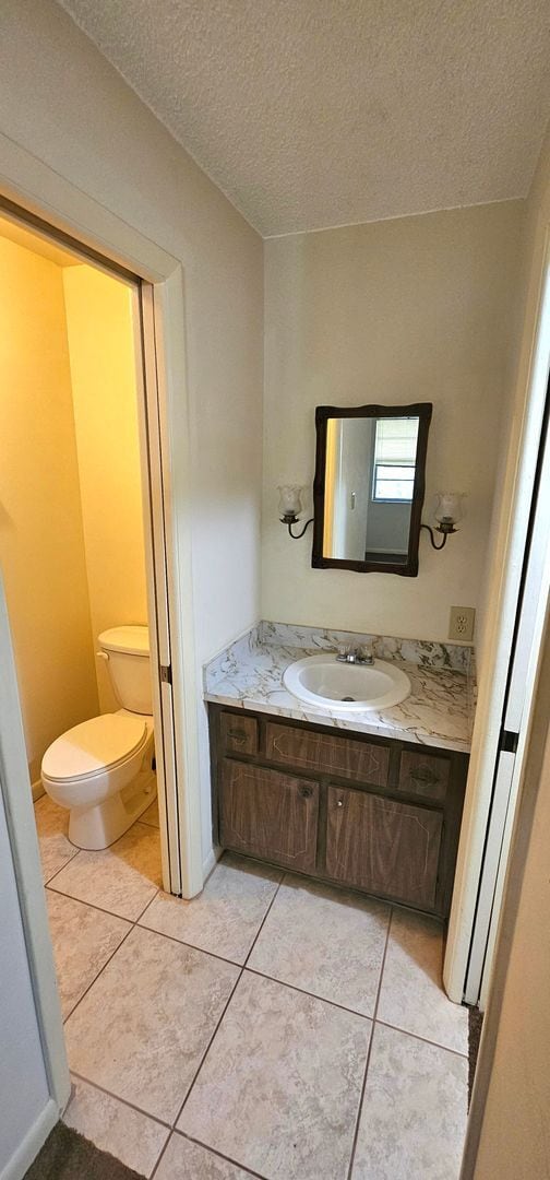 Photo - Riverfront Community with Resort Ammenities. 2/2 second Floor.