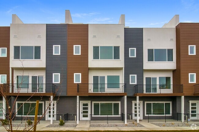 Building Photo - Amazing Modern three-story new build townh... Rental