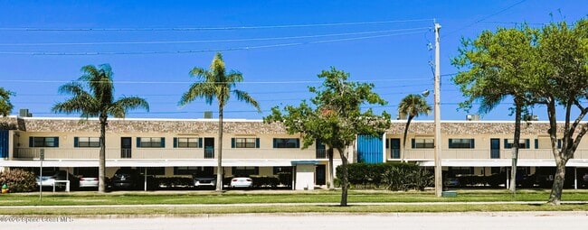 Building Photo - 1525 Minutemen Causeway Unit 202