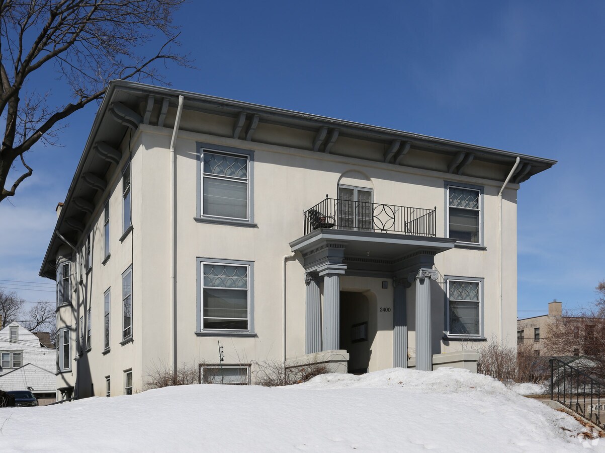 Photo - 2400 Aldrich Ave S