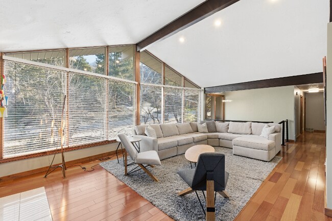 Photo - 8682 Alpen Cir