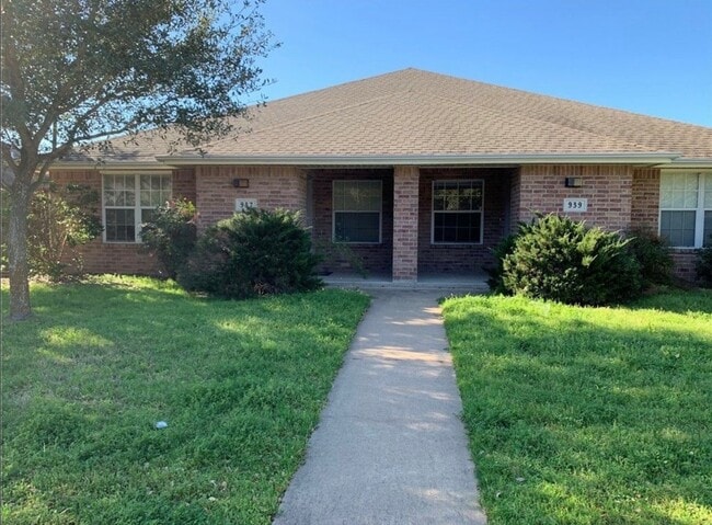 Building Photo - 937 Crepe Myrtle St
