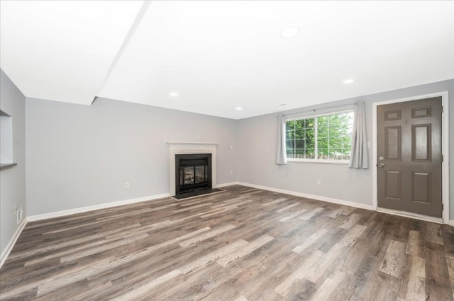Photo - 214 Ashfield Ct