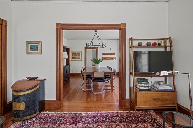 Photo - 14 Greenough Pl Unit B