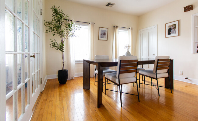 Photo - 503 Washington St Apartments Unit 3