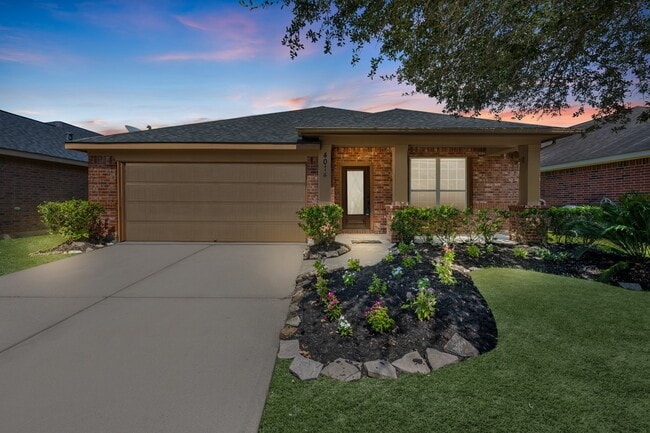 Building Photo - 4014 Pinecrest Hollow