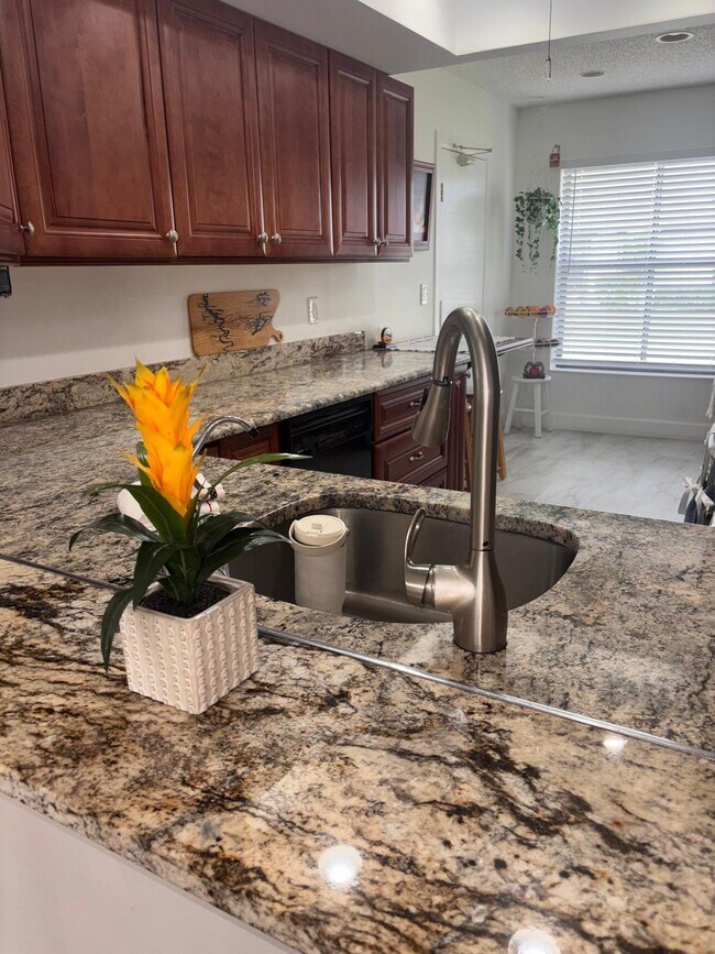6285 Tall Cypress Cir
