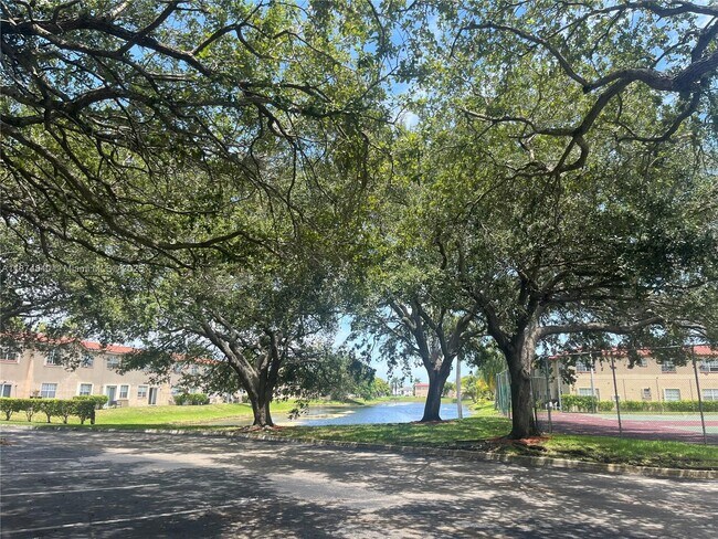 Photo - 8710 SW 3rd St Unidad 104