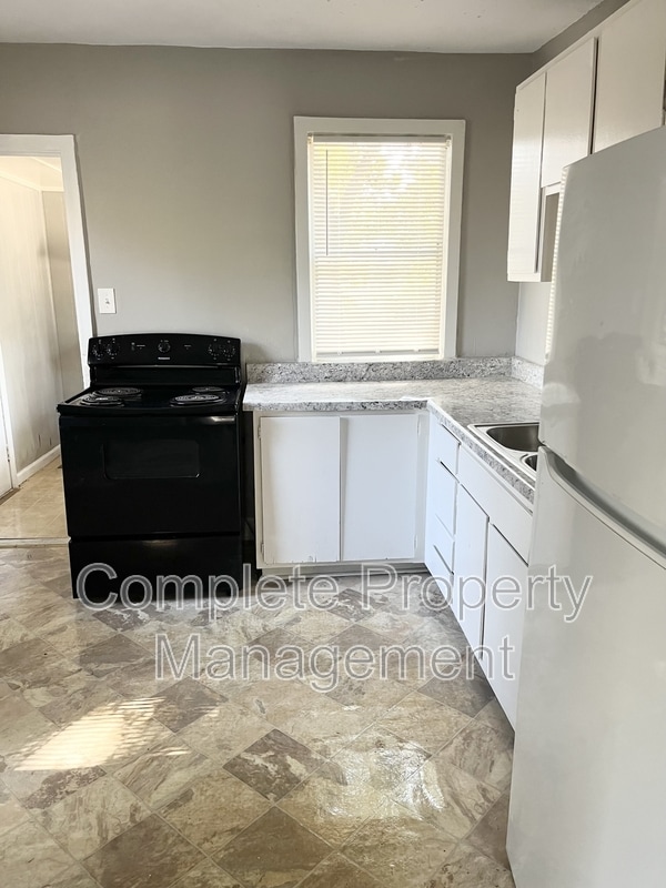 Photo - 2213 Fulton Ave SW