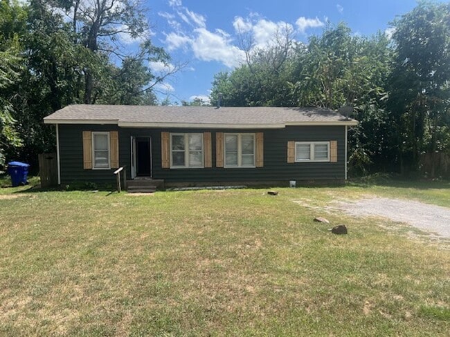 Building Photo - 3 Bedroom plus study, 2 Bathroom Home For ...