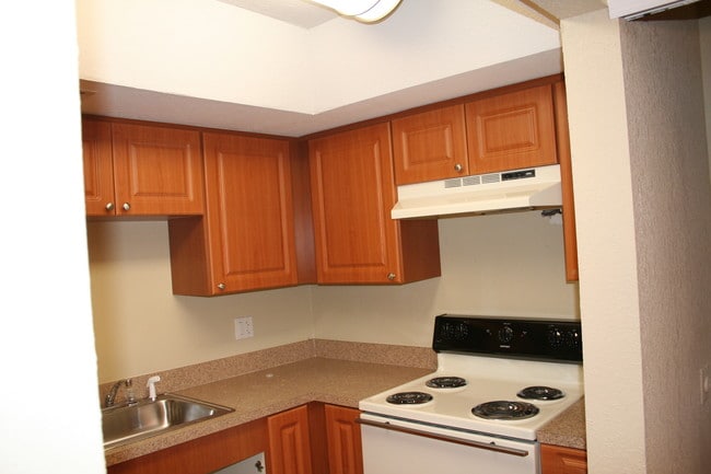 Orange North Apartments & Villas