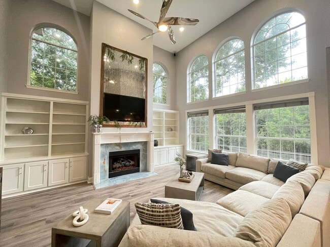 Photo - 2010 Indian Trail Apartamento Unidad ID1293860P