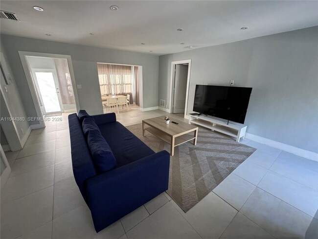 Photo - 825 N 26th Ave