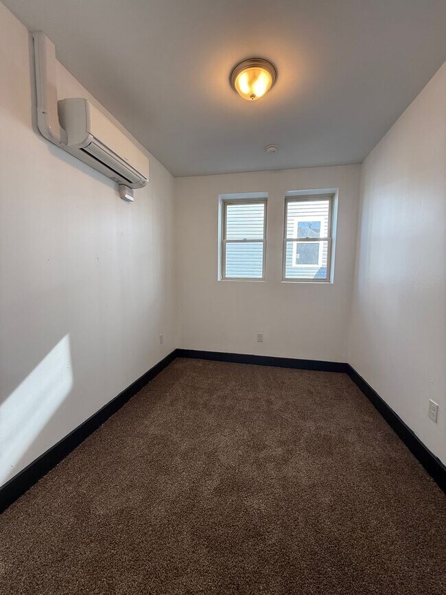 Photo - Spacious 2 Bedroom/1 Bath Apartment in Obs...