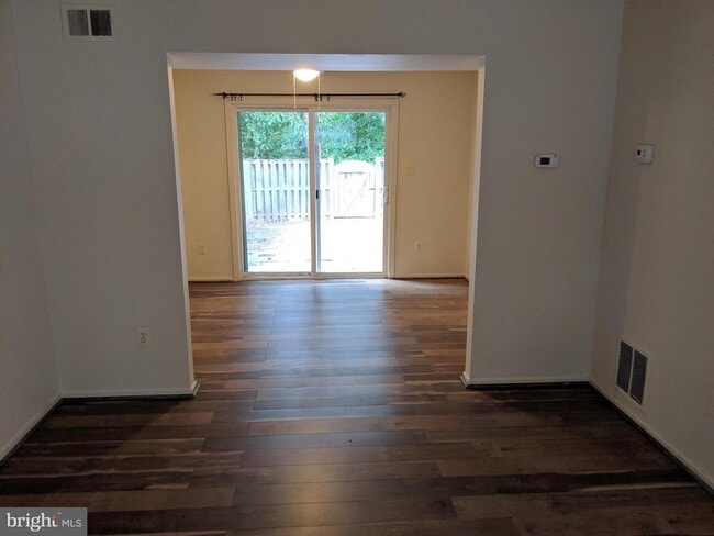 Photo - 7760 Matisse Way