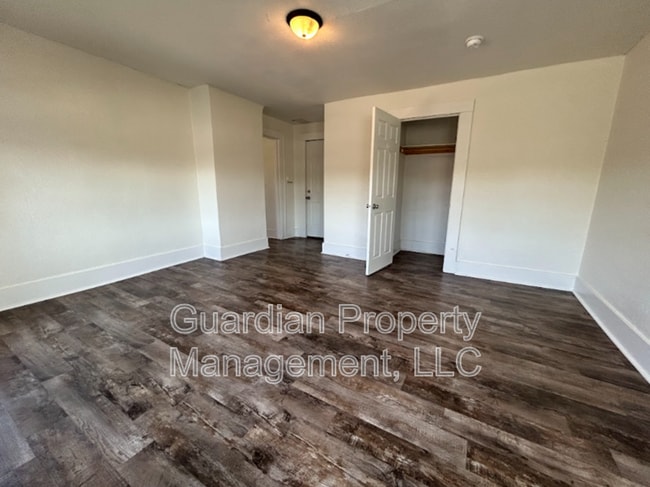 Photo - 108 N Buchanan St