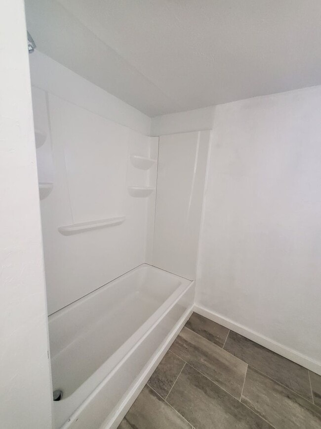 Photo - * PENDING* 3 Bedroom 2 Bath Single Family ...