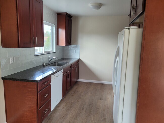Kitchen, brand new renovation - 571 Kiely Blvd Unit 4
