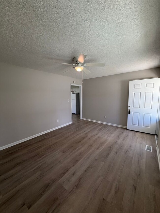 Photo - Charming 1,025 sq ft single-family home offering 3 bedrooms and 2 full bathrooms—perfect for comf...