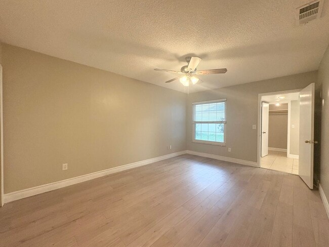 Photo - ~ Beautiful 3B/2.5B Lake Mary Home ~ Carpe...