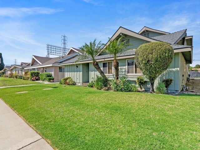 Photo - 3913 W 178th St