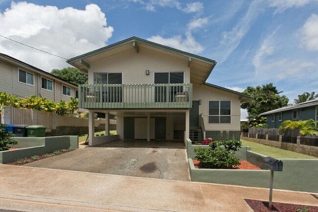 Building Photo - Lower Makakilo - Stunning Fully Remodeled ... Rental