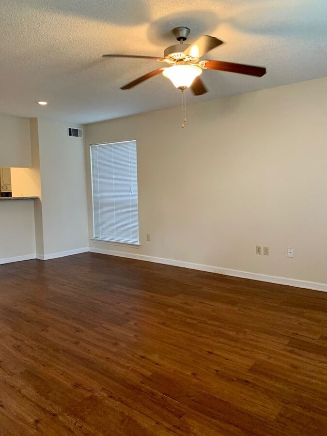 Photo - 1 bedroom on LSU bus route