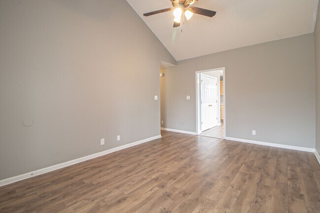 Photo - 1913 Timberline Cir