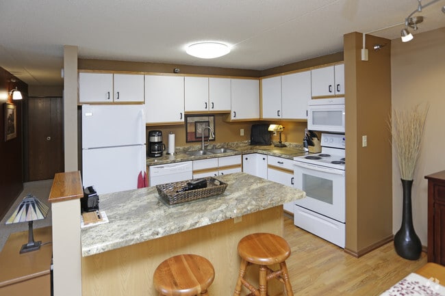 Kitchen - Baypoint Estates