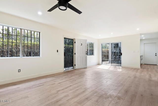 Photo - 532 E 97th St