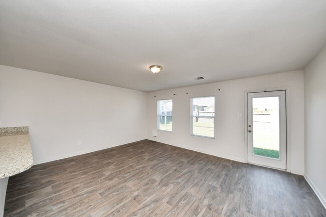 Photo - 164 Goldenrod