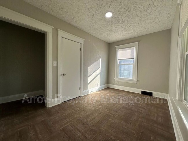 Photo - 2442 Vine St Unit 2