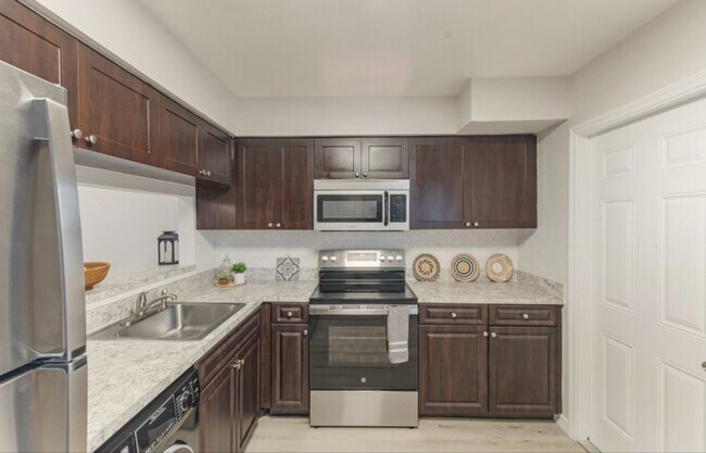 Photo - 121 Danube Ave