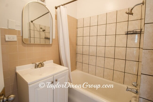 7147 S Constance Ave Unit 2E
