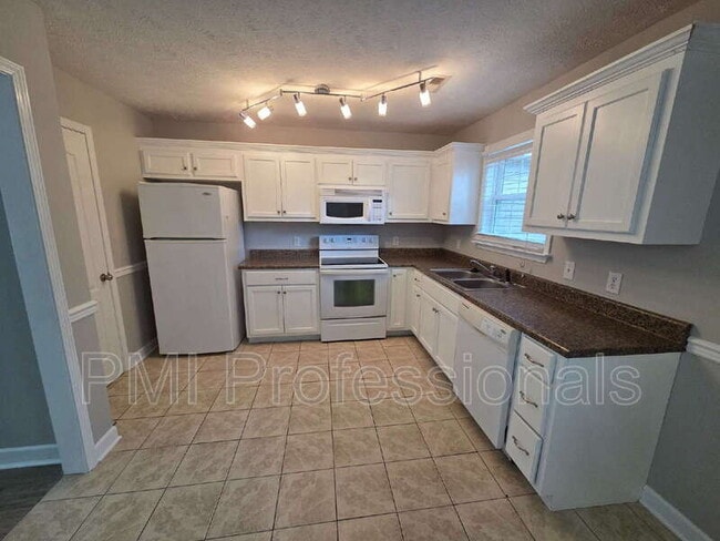 Photo - 3241 Hardwood Dr