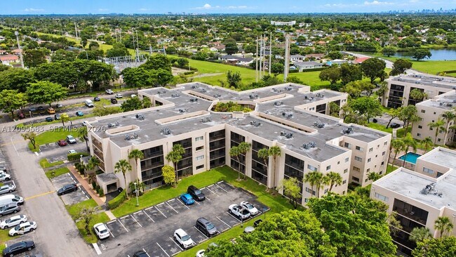 Photo - 8400 SW 133rd Avenue Rd Unit 318