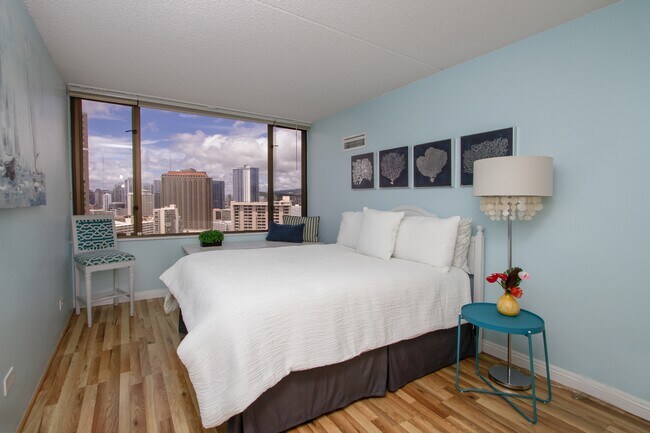 Photo - 411 Hobron Ln