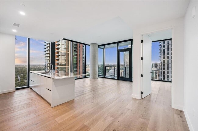 Building Photo - 610 Davis St Unit 2702 Rental