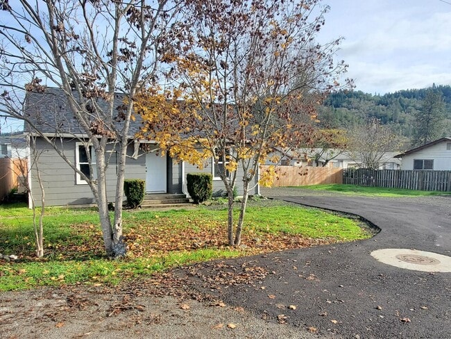 Photo - Remodeled 2-Bedroom Home in Roseburg