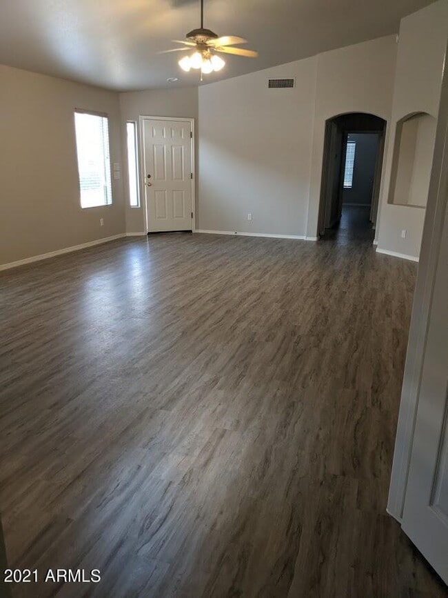 Photo - 616 S 110th Pl