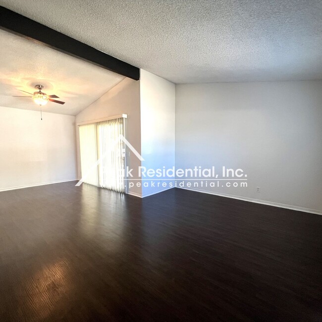 Photo - Charming 2 bd/1 ba Citrus Heights Duplex!