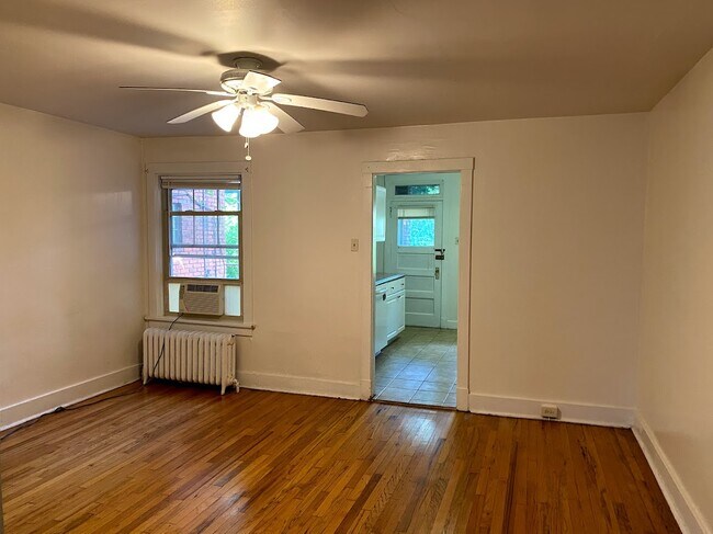 Photo - 6325 Glenview Pl